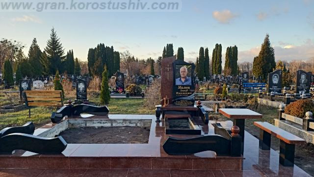 пам ятники на кладовище під ключ граніт Коростишів київ Україна фото ціна