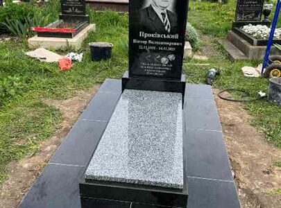 Памятник з граніту ціни