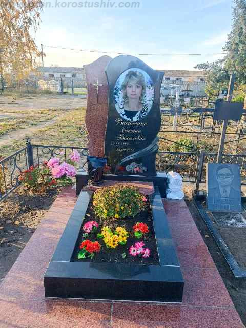 одинарний памятник з граніту під ключ граніт Коростишів київ Україна фото ціна
