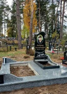 ціна гранітних пам ятників під ключ граніт Коростишів київ Україна фото