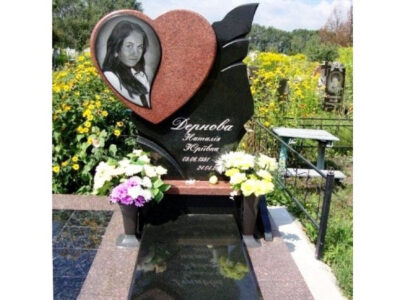 Стела на пам ятник