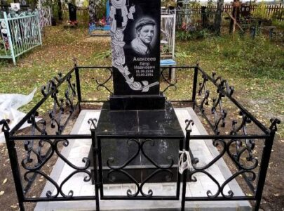 Гарний пам ятник