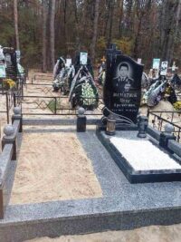 Одинарний пам'ятник із граніту ОМ-4767