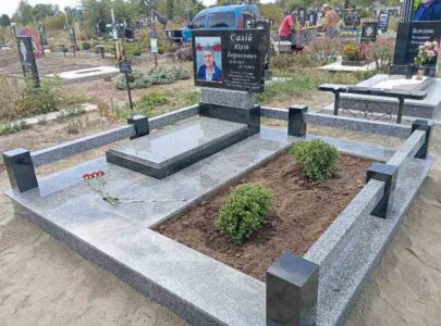 Пам ятники з граніту подвійні
