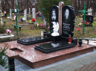 Памятники з червоного граніту ціни