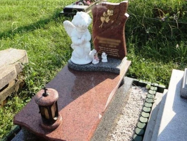 пам ятник дитині під ключ граніт Коростишів київ Україна фото ціна