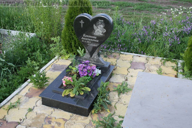 дитячий памятник з граніту під ключ граніт Коростишів київ Україна фото ціна
