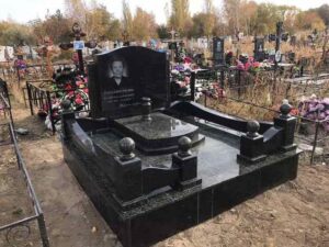 Київ памятники під ключ граніт Коростишів Україна фото ціна