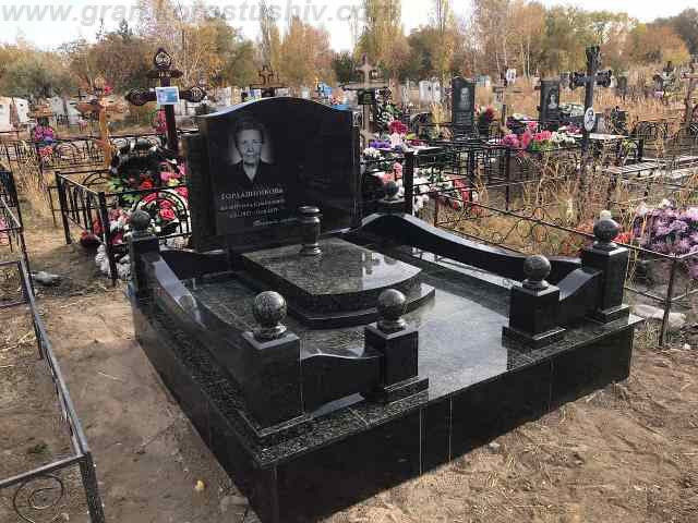 Київ памятники під ключ граніт Коростишів Україна фото ціна