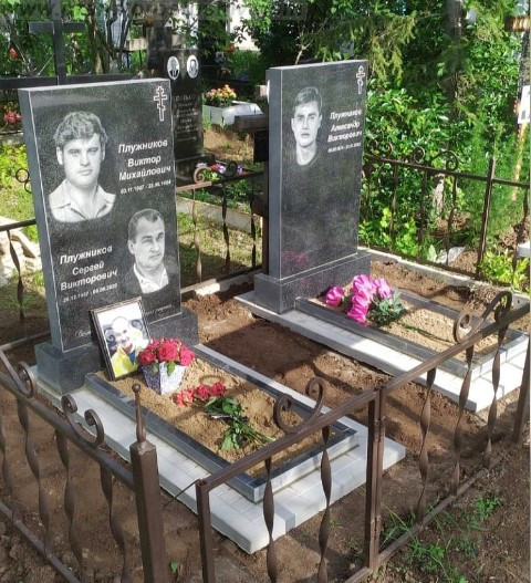 гранітні памятники від виробника під ключ граніт Коростишів київ Україна фото ціна