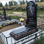 пам ятники в Києві під ключ граніт Коростишів Україна фото ціна