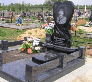 памятник Київ ціни під ключ граніт Коростишів Україна фото
