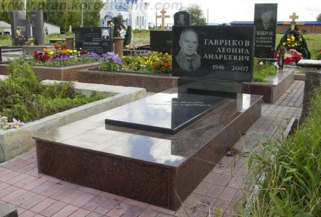 памятники Київська обл під ключ граніт Коростишів київ Україна фото ціна