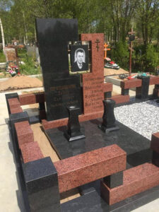 пам ятник чоловіку під ключ граніт Коростишів київ Україна фото ціна